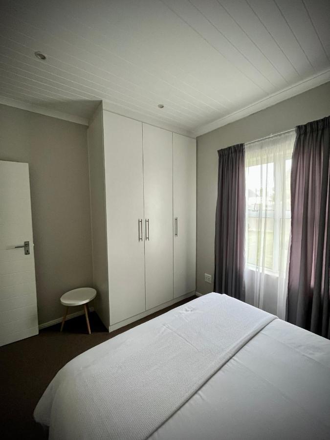 Serenity Self-Catering 2-Bed Unit Херманус Екстериор снимка